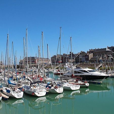 Appartement Meuble En Plein Coeur De St Valery En Caux Saint-Valery-en-Caux Exteriör bild